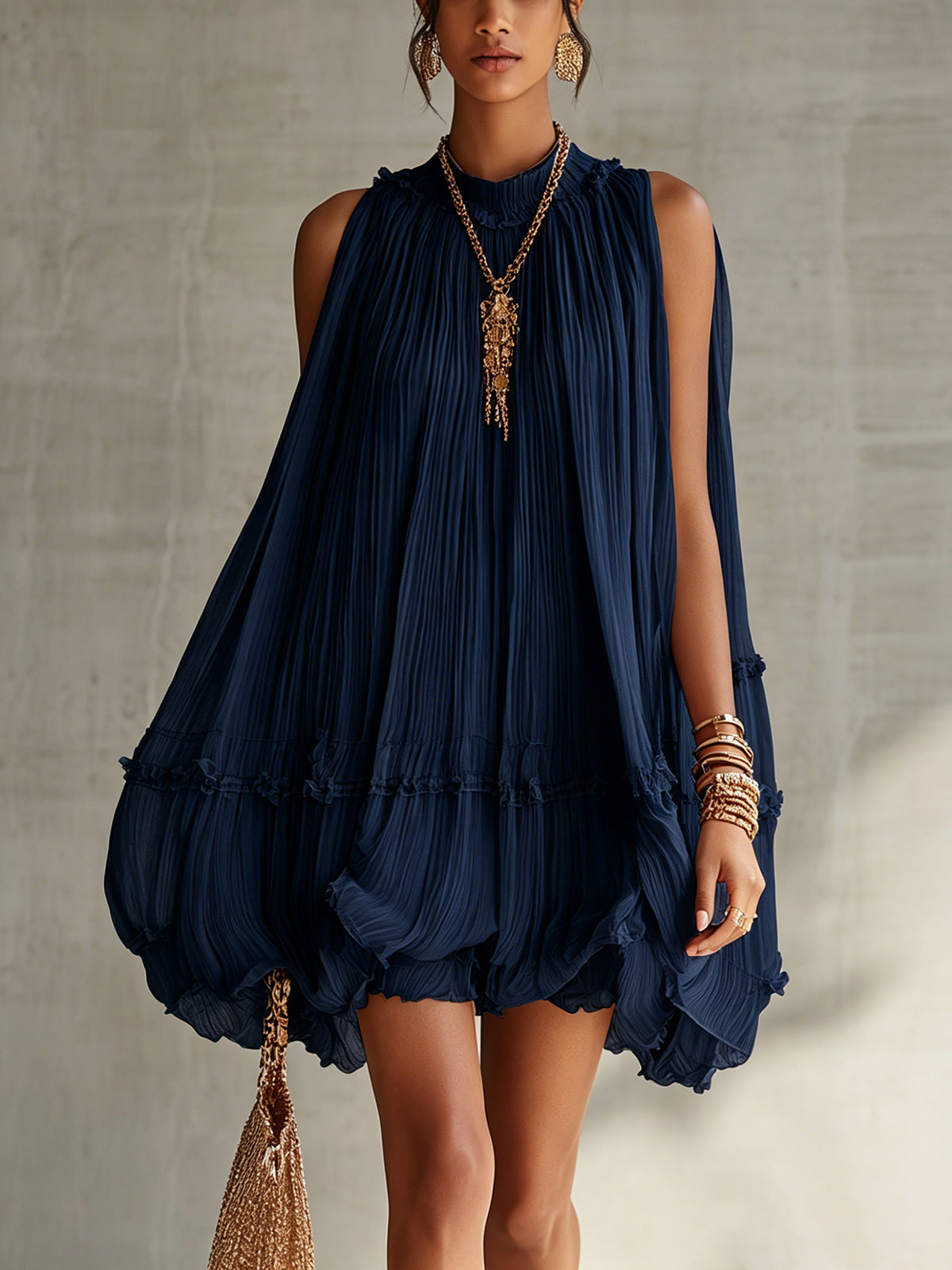 Camila • Minivestido de gasa con cuello americano y falda acolchada